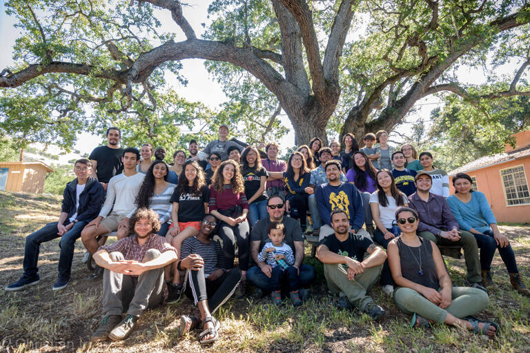 2018 Hastings field trip participants group picture under a large oak tree